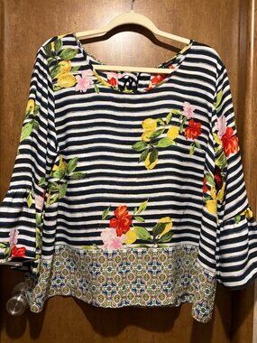 Women's Zac & Rachel Top - Excellent Condition